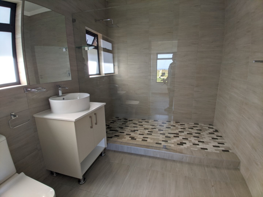 4 Bedroom Property for Sale in Kidds Beach Eastern Cape